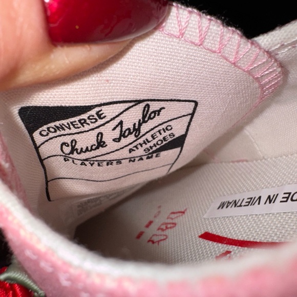 Converse Valentine Pink Sneakers with Floral accents. Women Size 7 - Picture 9 of 14